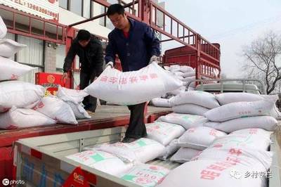 化肥銷售的利潤真相 農資店老板揭秘，一袋化肥究竟能賺多少錢？